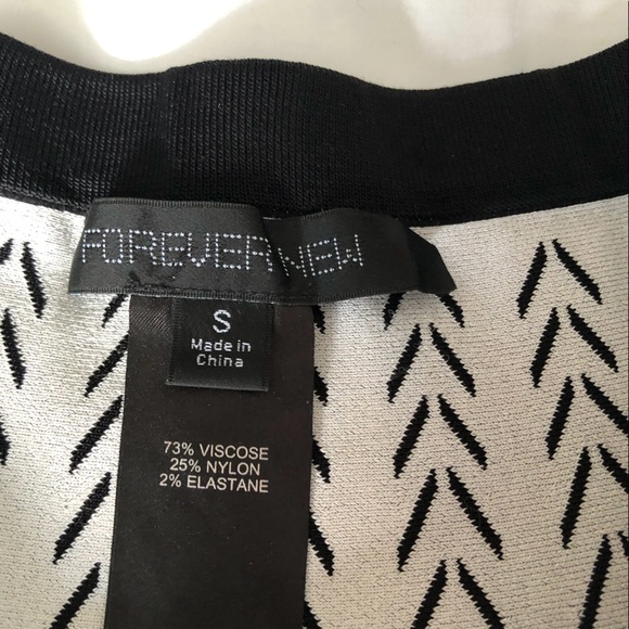 Forever New reversable skirt size Small - Picture 5 of 6